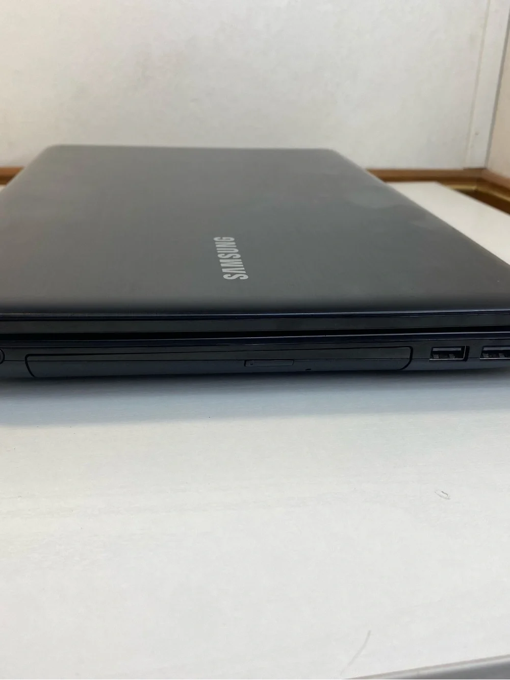 Samsung NP355E5C-A01US 15.6” Laptop AMD E2-1800 4GB RAM Untested No Charger